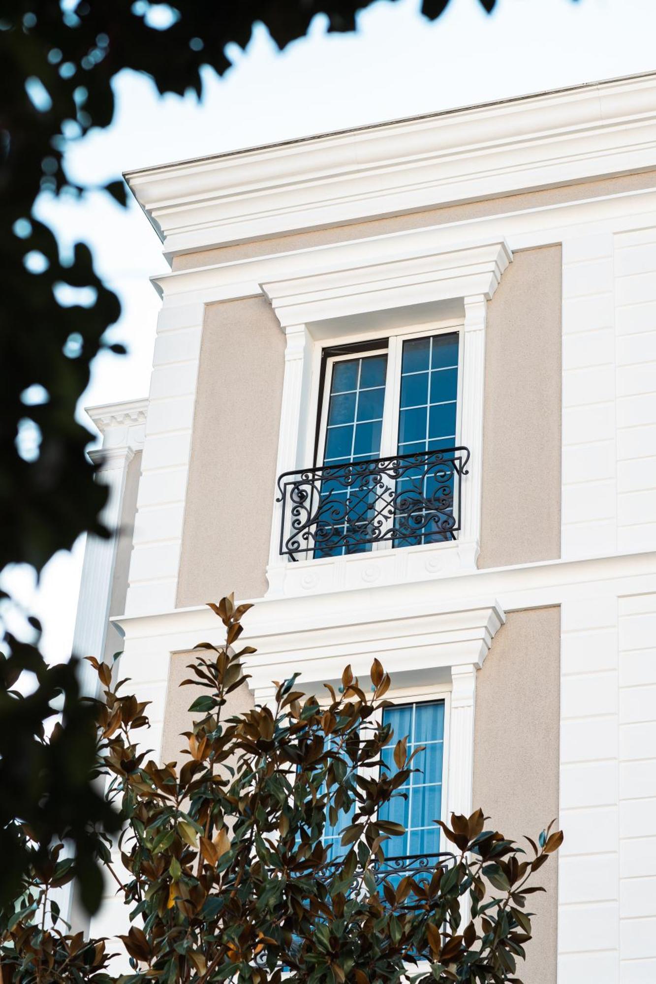 Oxygen Boutique Hotel Tirana Exterior photo